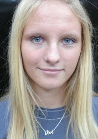 Klik p� billedet for at se skuespillerens profil
