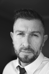 Klik p� billedet for at se skuespillerens profil